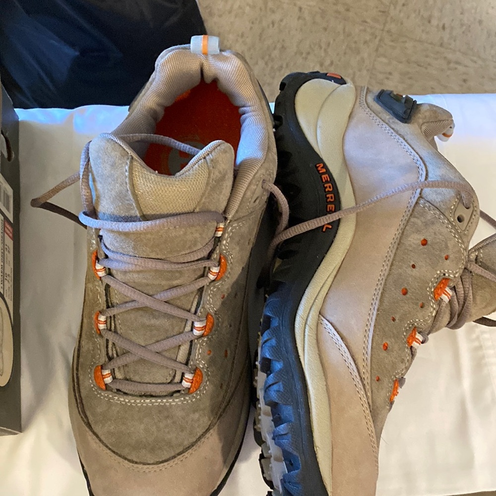 NWOT Merrill ladies 10 med